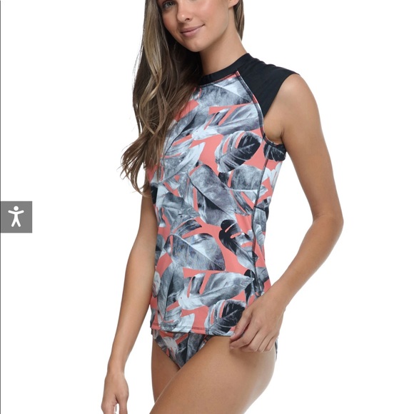 Body Glove Cross Over Rash Guard - Picture 1 of 6